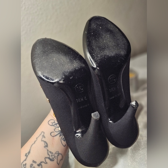 RARE Chanel Lucky Charms Heels! 38.5 - Picture 8 of 16